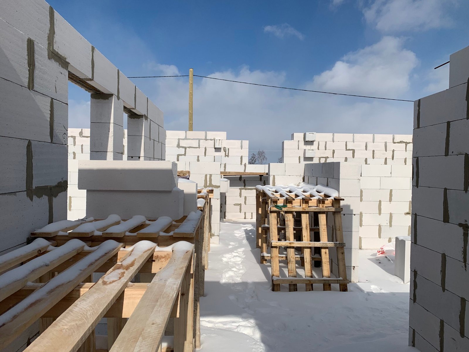 construction-building-a-concrete-house-2024-10-18-03-30-57-utc