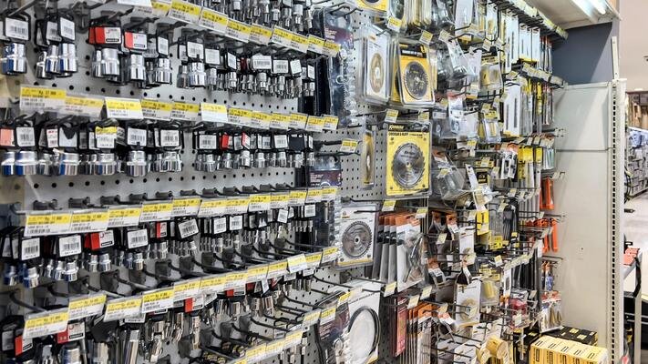 various-choice-of-hardware-tools-display-in-ace-store-ace-hardware-is-a-hypermarket-of-home-product-and-building-construction-in-indonesia-bekasi-indonesia-may-1-2024-free-photo (2)